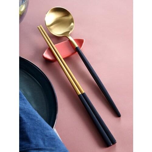 Nordic Dining Table Chopstick Rest Holder Ceramics Home Use Shelf Creative Chopstick Rest Exquisite Spoon Holder