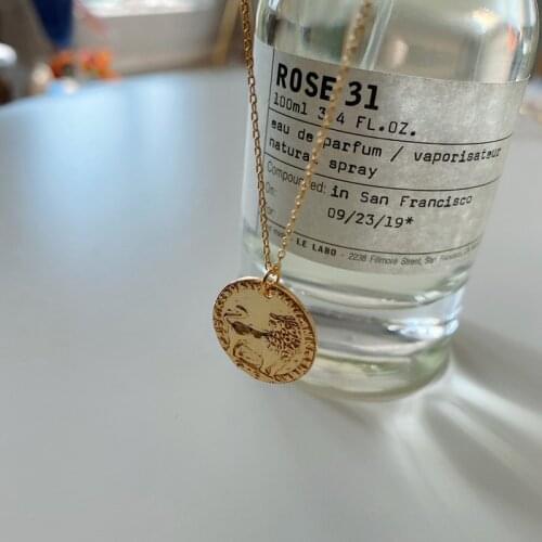 Silvology 925 Sterling Silver Round Brave Lion Pendant Necklace Gold Relief Creative Necklace for Women Western Style Jewelry