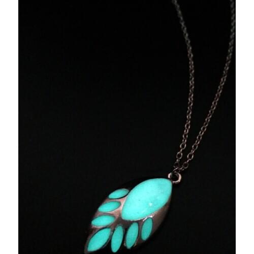 Dongsheng Elves Princess Evenstar Pendant Elf Green Hollow Leaf Teardrop Luminous Glowing Glow in the Dark Fluorescence Necklace
