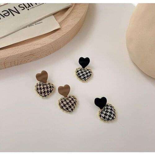 Origin Summer Korean Irregular Love Heart Dangle Earring for Women Trendy Black Brown Metal Black White Grid Earring Jewelry