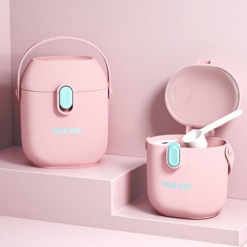 Newborn baby portable milk powder box baby food storage box sealed moisture-proof baby food grade PP toddler snack box gift