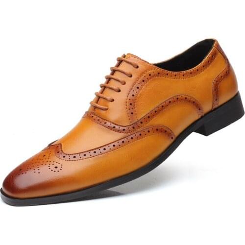 2021 New Classic Mens Brown Brogue Shoes High Quality Breathable Lace-up Business Formal Shoes Luxury Brand Party Dress Shoes