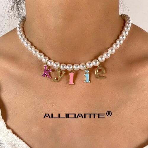 Boho Candy Kylie Letter Pendant Pearl Beaded Necklace For Women White Imitation Pearls Choker Femme Collier Enamel Party Jewelry