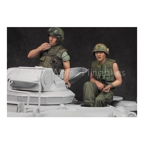 1:35 scale Vietnam War US tanker 2 people miniatures Resin Model Kit figure Free Shipping