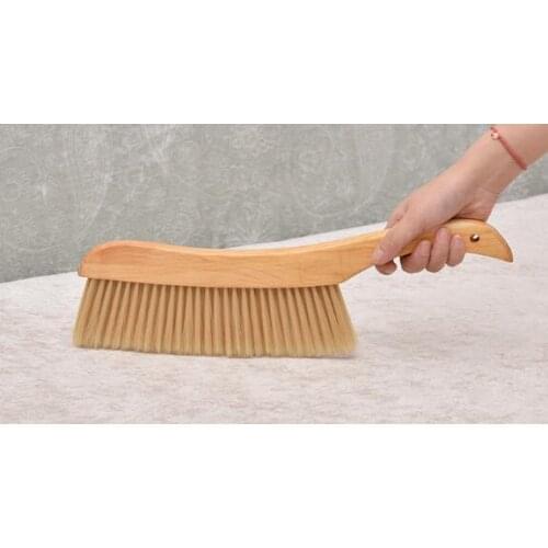 Soft wood bed brush dust brush does not shed hair long handle household cleaning brush bed cleaning