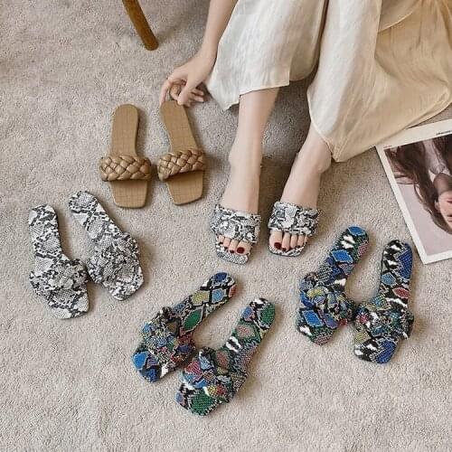 Women Slippers 2021 Summer Fashion Closed Toe Sandals Women Snake Print Flat Slippers Women Weave Square Head Slippers Plus Size
