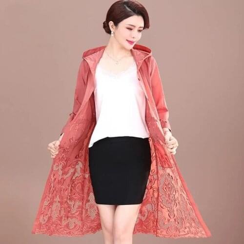Embroidery Windbreaker Women Thin 2021 New Middle Aged Mother Sun Protection Jacket Plus Size 5XL Hoody Cardigan Women Elegant