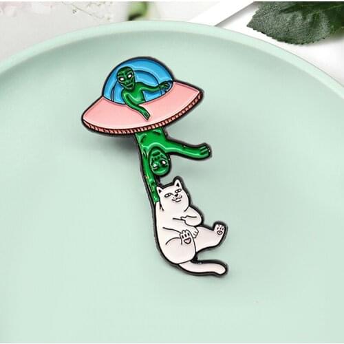 Alien Enamel Pin UFO Planet Aliens ET catching cats Brooches Outer Space Universe Cosmic Life Badges Jewelry Pin Wholesale
