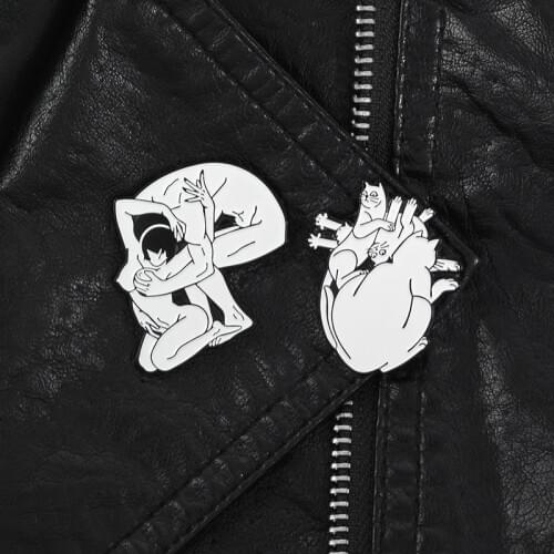 Dark Punk White Black Lover Cat Pins Enamel Lapel pins Cat Brooches Animal Badges Hat Bag Leather Jackets Accessory