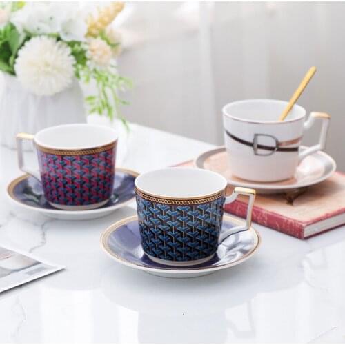 European Ceramic Coffee Mugs Vintage Latte Coffee Cup and Saucer Set Milk Tea Dessert Afternoon Tea Mark Cup Caneca Drinkware