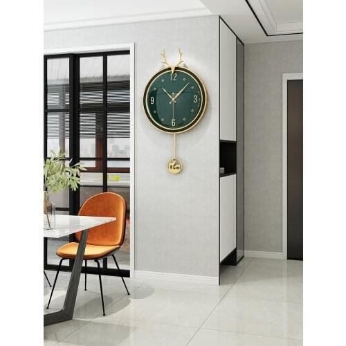 Nordic Deer Head Clock Living Room Modern Minimalist Creative and Slightly Luxury Net Red Watch Fashion Home Clock Wall Hanging