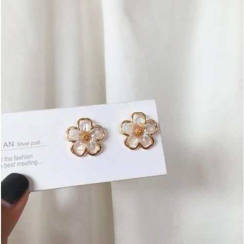 Earrings for Women 2020 New Sweet Resin Flower Earrings Female Elegant Stud Earring Fashion Trendy Earrings Party Gift