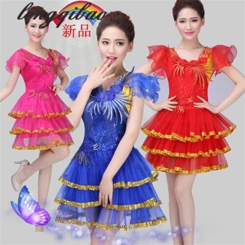The new dress stage costumes adult modern dance sequined womens choir performance clothing square dance clothing