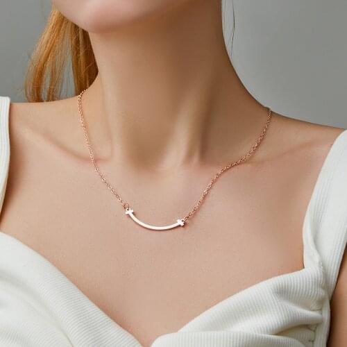 Smile Pendant Necklace For Women Fashion Smile Face Clavicle Chain Simple Charm Rose Gold Link Chain Chokers Jewelry 2021 New