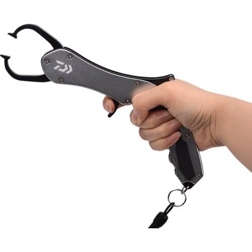 Daiwa Fishing Pliers Hook Fish Lip Grip Aluminum Alloy Fish Gripper Recover Cutter Line Split Ring Fishing Gripper Fishing Tool