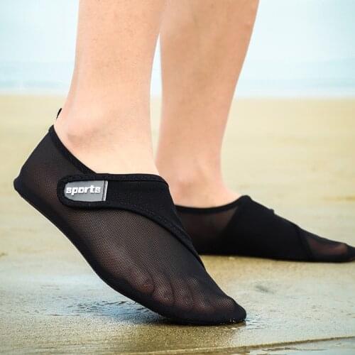 Mens Barefoot Shoes Mesh Summer Water Shoes Breathable Men Casual Beach Sneakers Slip On Flat Loafers MaleTenis Zapatos Hombre