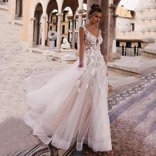 2021 Sexy Bohemian Wedding Dresses V Neck Lace 3d Floral Appliques Bridal Gowns Princess Wedding Dress Vestido De Noiva