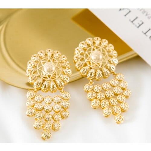 Golden Color Grape Shaped High Quality Exquisite Style Earrings For Women New Arrival Wedding Party Attendance Design