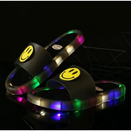 2020 Light Up Slippers Children LED Kids Slippers Baby Bathroom Sandals Kids Shoes for Girl Boys Flip Flops Toddler