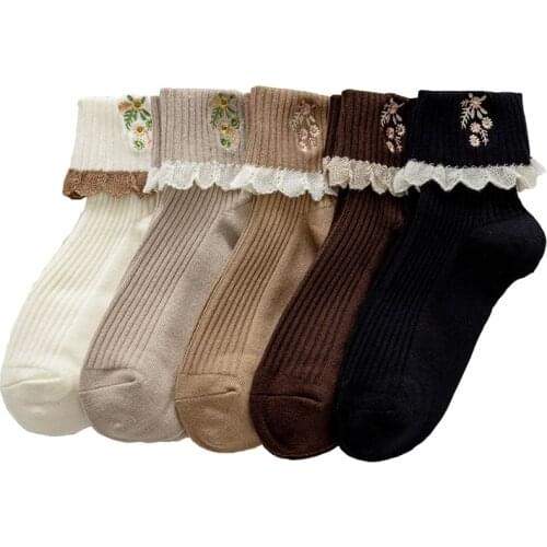 2 Pair Lace Edge Cute Women Socks Fashion Embroidery Flowers Ladies Style Winter Socks Set Vintage Calzini Donna Calcetas Mujer