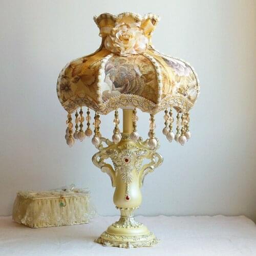 European Luxury Lace Rural Princess American Marriage Restoration Room Bedroom, Court Bedside, Korean Table Lamp Handicraft
