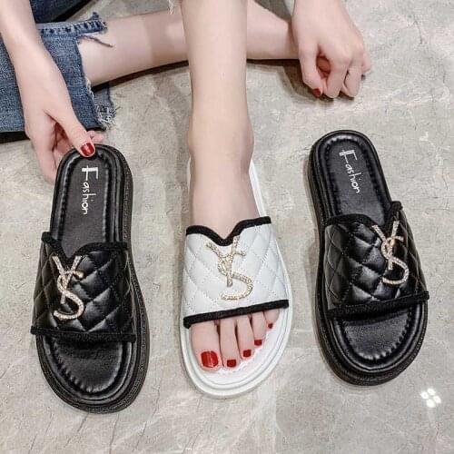 New Summer Slippers Women Flat Home Shoes Indoor Outdoor Beach Flip Flops Word Hollow Fashion Slides Women Slip on Slippers