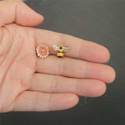 Earrings For Kid Clips Cute Bee Daisy Asymmetrical Clip On Earrings Stud Non Piercing Odd Animal Flower Jewelry For Little Girls