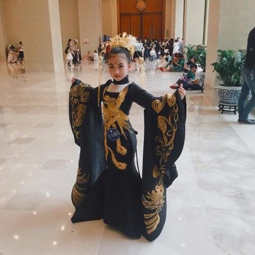 Luxury Black Wedding Dress Gold Phoenix Embroidery Traditional Evening Gown Plus Size Fashion Show Women Cheongsam Tailing