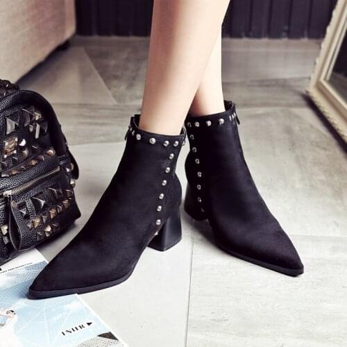 Large and small new autumn and Winter Classic Zaohong black pointed rivet antiskid frosted high heels short boots for women