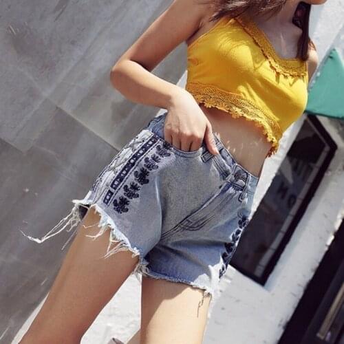 Vintage Embroidery Loose Fit Ripped Wide Denim Shorts Women Fashion Chain Sexy Hot Shorts Korean Streetwear Summer Short Jeans