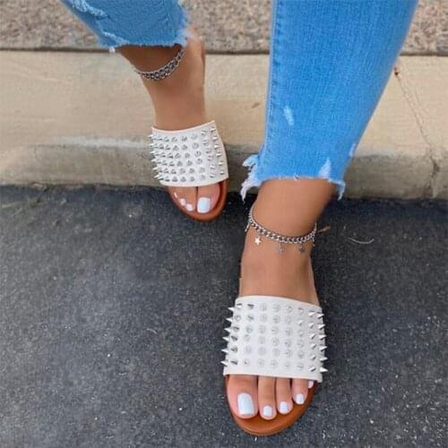 Women Rivet Slippers Ladies Flat Casual Slides Open Toe Outside Metal Decoration Soft Beach Shoes Summer Female Footwear Hot