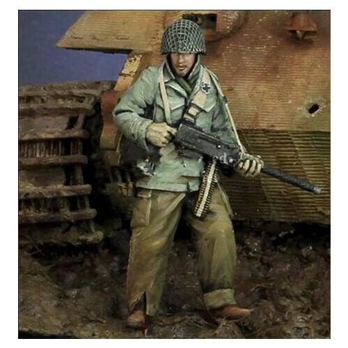 New Unassembled 1/35 ancient man officer stand (NO TANK ) Resin Figure Unpainted Model Kit