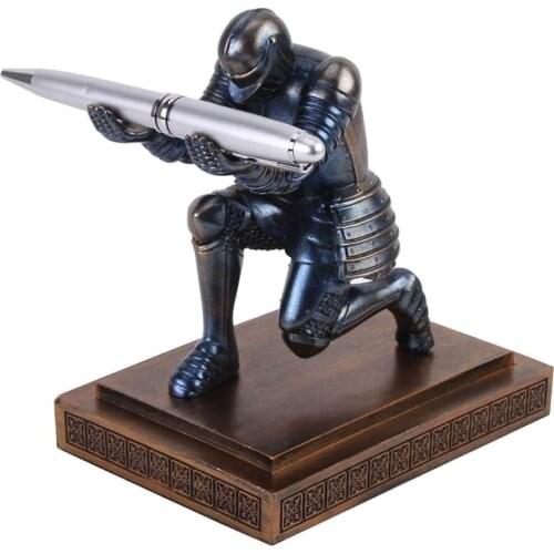 Knight Pen Holder Executive Soldier Figurine Pencil Stand for Office Accessories deco Pen Stand Desk Organizer Pencil Holder