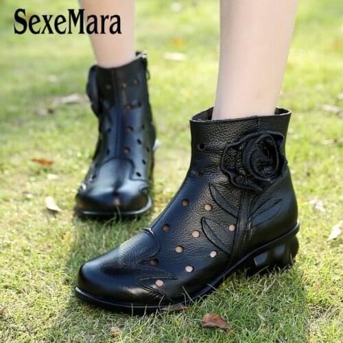 SexeMara Spring Autumn Women Breathable Ankle Boots Flower pattern Casual soft Cowhide Flats boots Pointed Toe Ladies Shoes