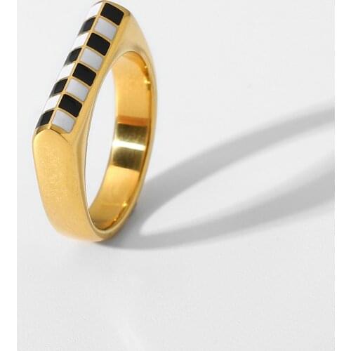 New Trendy 18k Gold Plated Stainless Steel Party Jewelry Black and white chess Plaid pointed rings for women