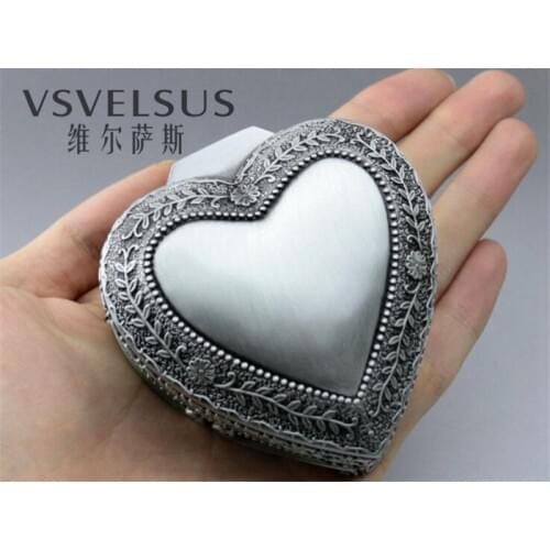 European Vintage Metal Brand New Heart Music Box Hand Crank Heart Musical Mechanism Box Valentines Day Gifts for Girl Friend