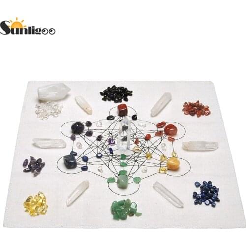 Sunligoo Chakra Crystal Healing Grids Kit Grids Altar Cloth 7 Chakra Assorted Chips Balancing Stones Clear Quartz Tumbled Stone