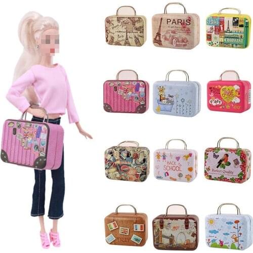 1/6 Baby Dolls Hand Bag Dollhouse Simulation Luggage Cases Mini Toy Model Suitcase Trolley I2W6