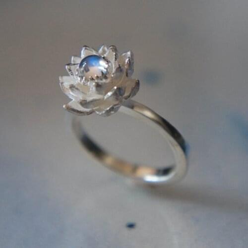 Exquisite Lotus Flower Ring Luxury Moonstone Ring for Woman Wedding Engagement Jewelry Sweet Girls Gift Silver Color Bijoux