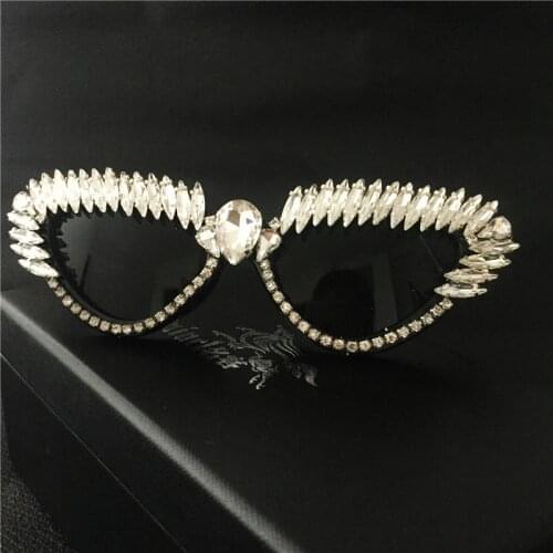 MINCL 2019 Luxury Oversized Rhinestone Diamond Sunglasses Women Fashion Square Shining sunglasses UV400 NX