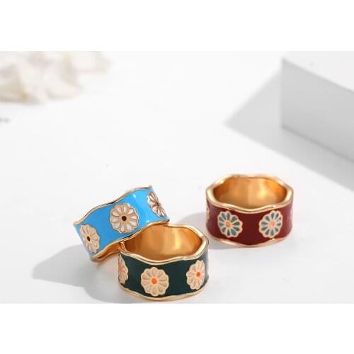 New 2021 Korean Fashion Colorful Daisy Flower Rings for Women Punk Gold Metal Wide Thick Finger Rings Cute Y2K Jewelry Gift