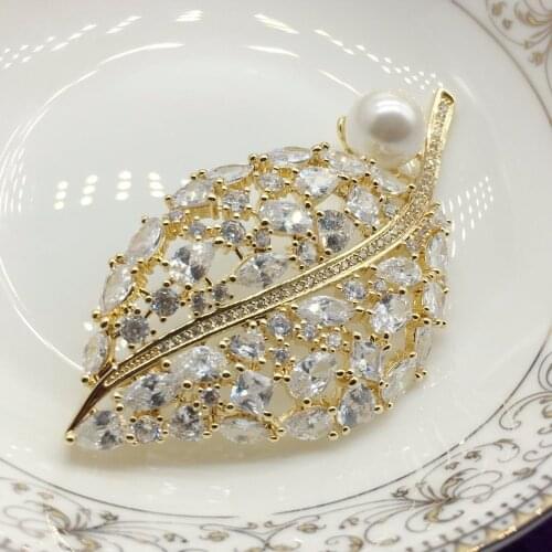 Spoon shape leaves zircon brooch women golden zircon brooch and brooch pearl wedding bridal wedding decoration drop shipping