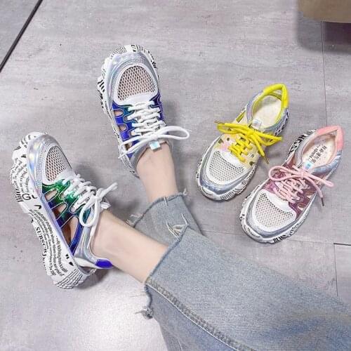 2021 New Sandals Womens Flat Hollowed Sneakers Closed Toe Daddy Mesh Fairy Style Ins Fashionable Ladies Shoes