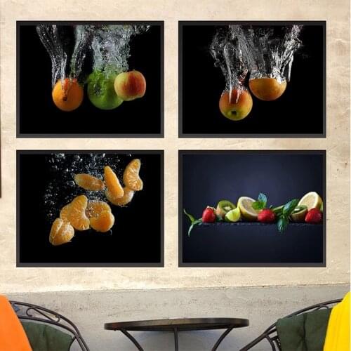 Fresh Fruit In Water Canvas Painting Pictures Apple Strawberry Wall Posters Kitchen Restaurant Living Room Home Decor No Frame