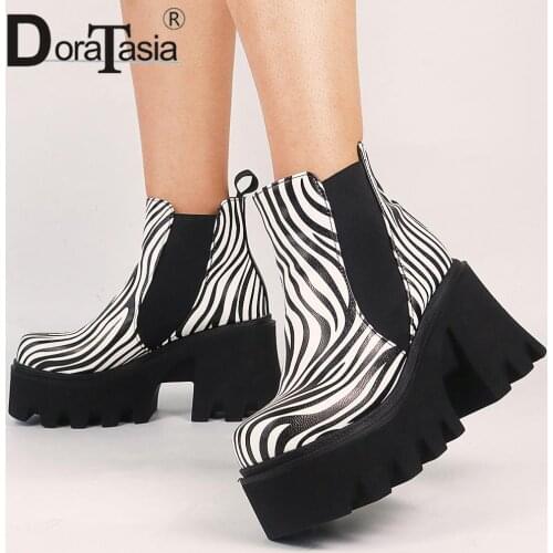 Big Size 35-43 Brand New Ladies Chunky High Heels Boots Fashion Mixed Colors Platform Ankle Boots Women Casual Party Shoes Woman