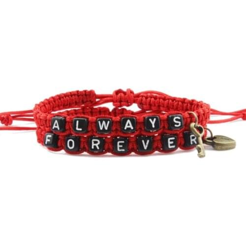 Feira De Vaidade Love Bracelets
