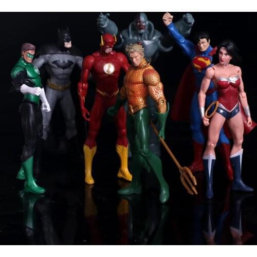 2018 New 17cm Anime Figure Superheroes PVC Batman Green Lantern Flash Superman Action Figures Kids Toys Dolls Model
