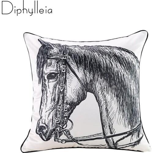 Diphylleia Vintage cushion Cover Velvet Horse Head Print Bedroom Sofa Pillow Case 45x45cm Black White Simple Modern Style