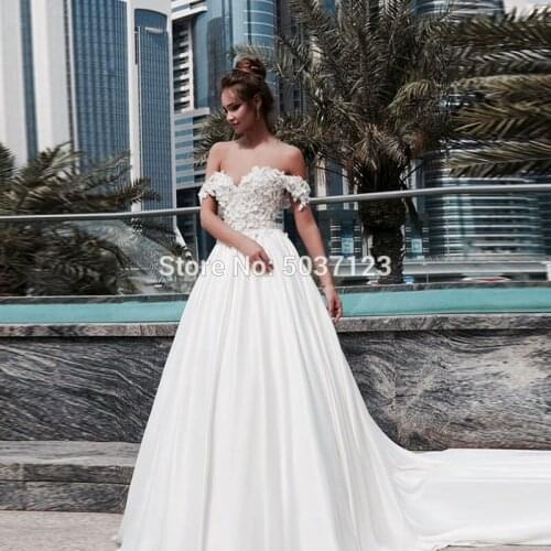 Off the Shoulder A Line Wedding Dresses Sweetheart Court Train Handmade Flowers Button Satin Bridal Gowns Vestido De Noiva