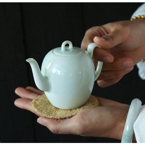 Simple Handmade Mini Teapot Shadow Green Glaze White Ceramic Teapot Time Filter Teapot Tea Kettle Tea Infuser Kung Fu Tea Set